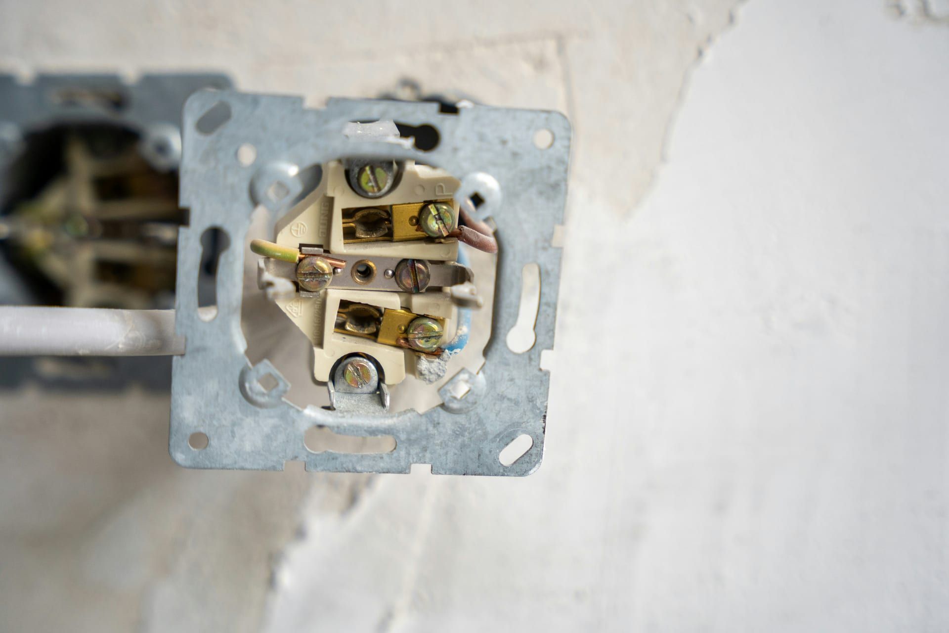 An air-conditioner compressor and pump, the big startup-surge loads